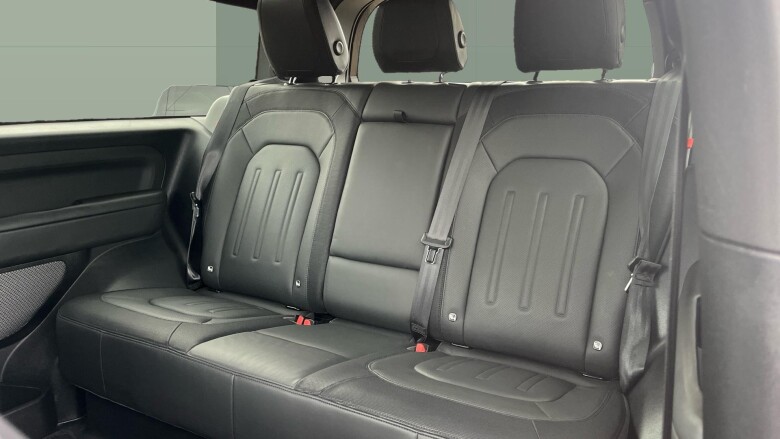 Land Rover Defender 3.0 D250 X-Dynamic S 90 3dr Auto Diesel Estate